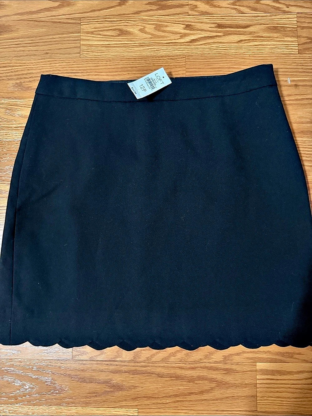 LOFT Scalloped Mini Skirt in Black Size 12P